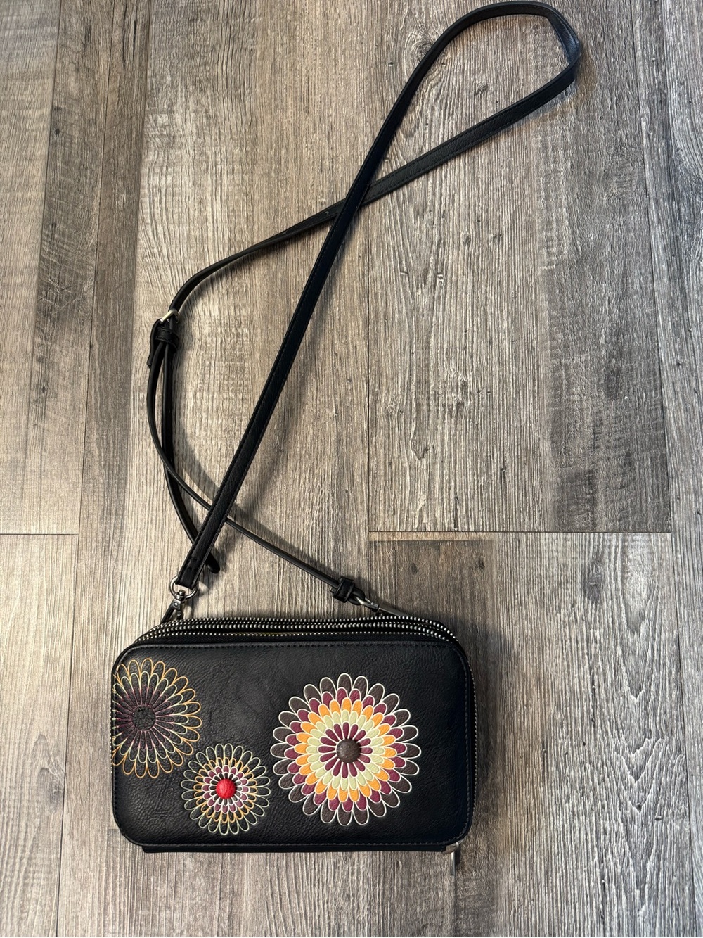 Espe Black Floral-Appliqué Crossbody Wallet Purse